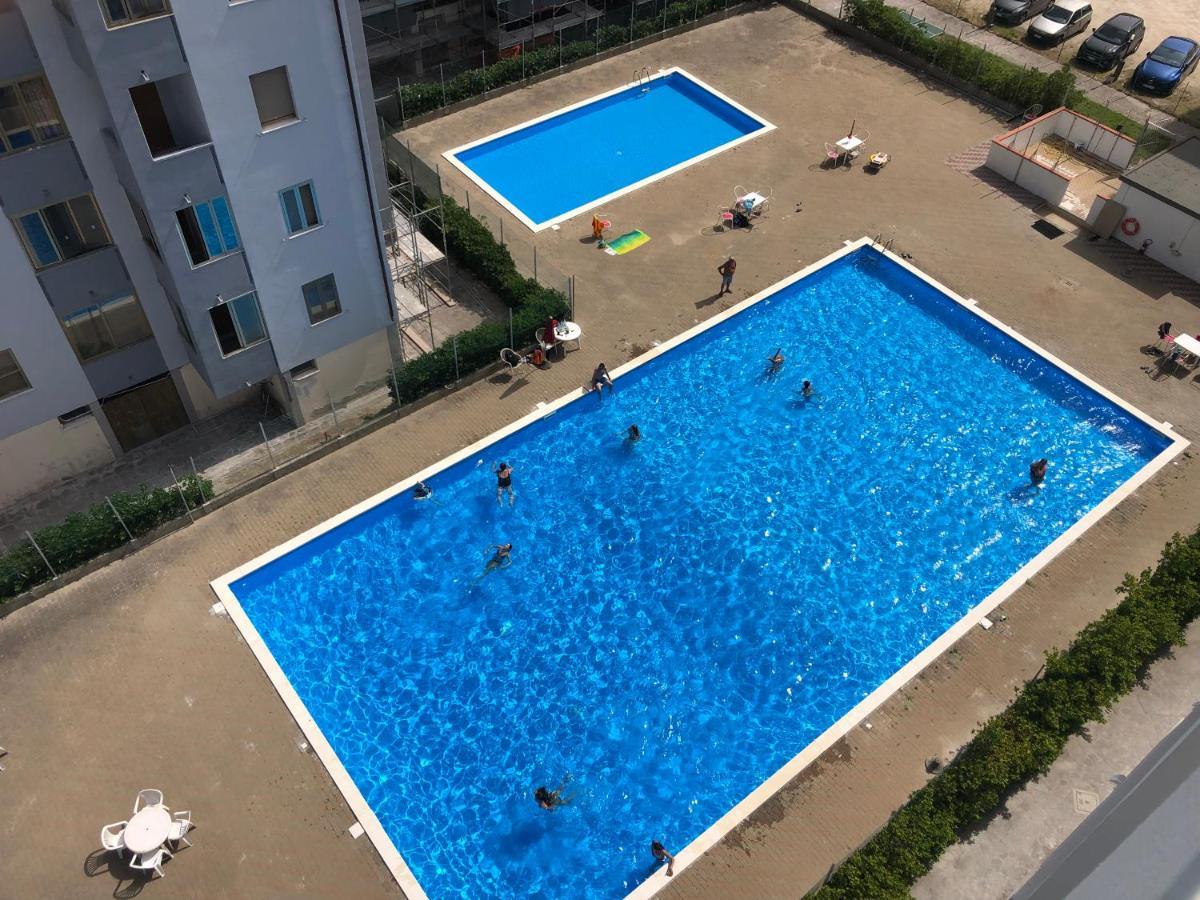 Belvedere Lido Adriano Luaran gambar